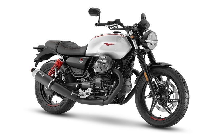 01 Moto Guzzi V7 Stone Ten
