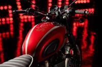 MY25_BonnevilleT120_Elvis_008