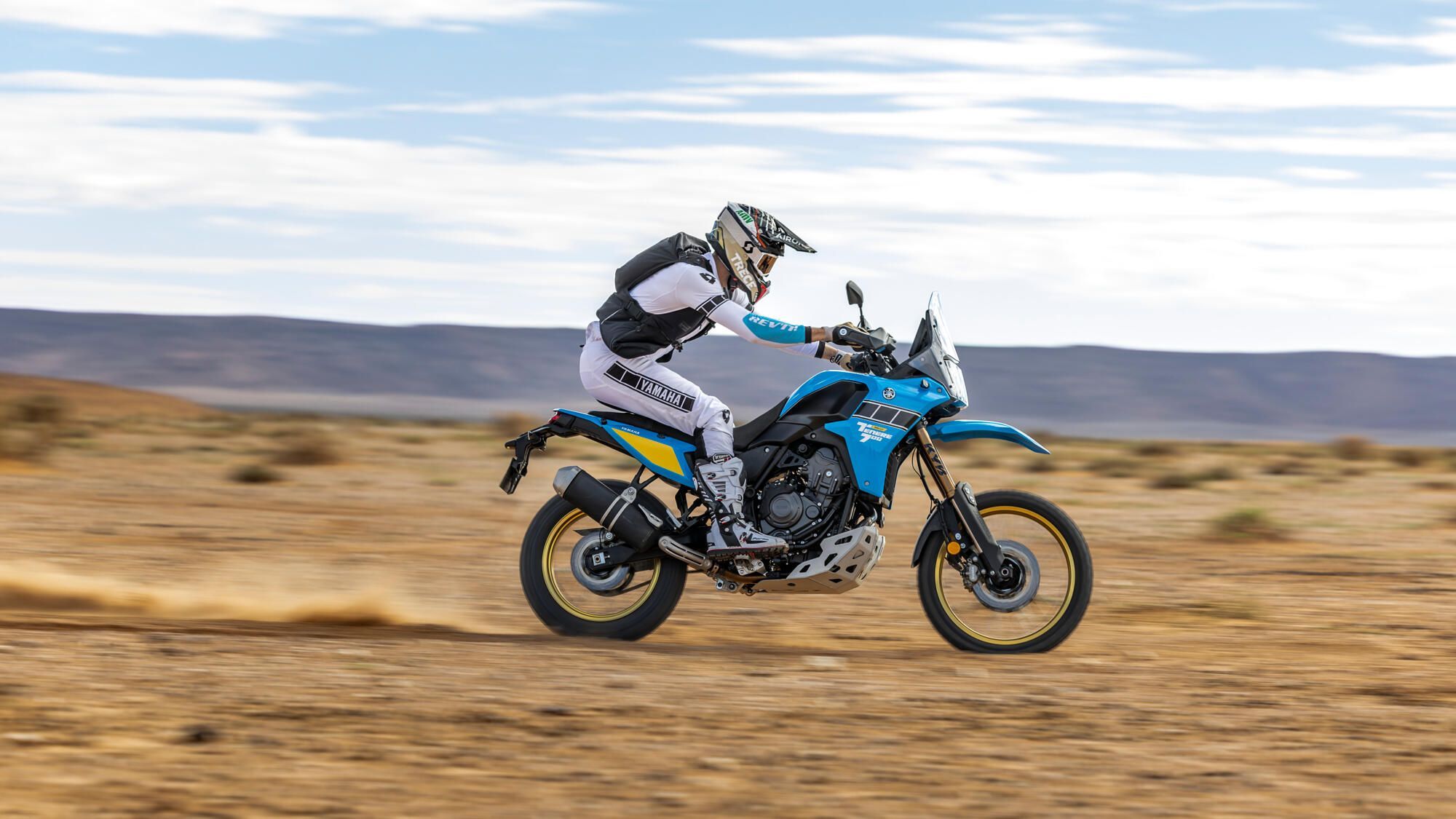 2025 Yamaha XTZ700SPR EU Sky Blue Action 017 03