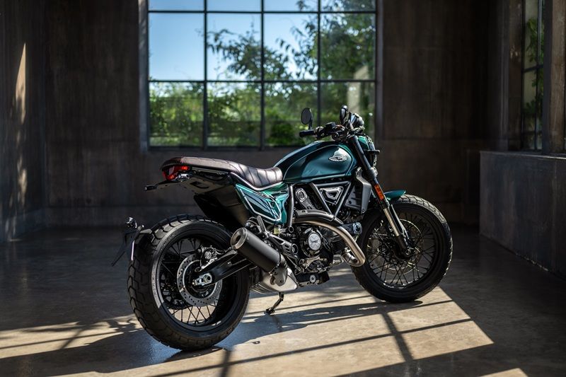 02 MY26 SCRAMBLER NIGHTSHIFT EMERALDGREEN 20 UC852221 High