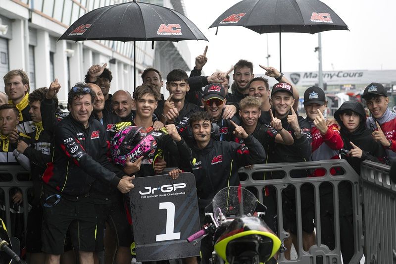 key 750Fernando Bujosa parc ferme