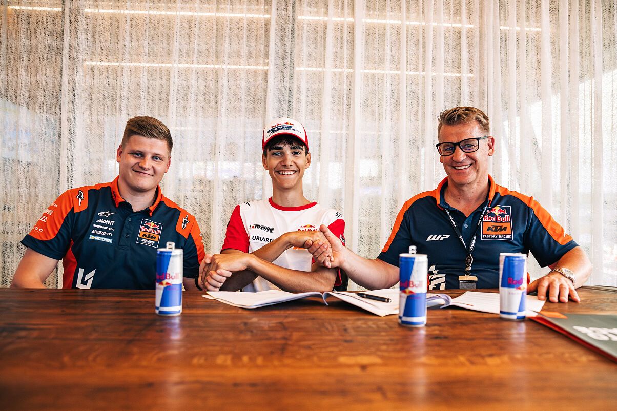 KTM Moto3 Ajo Signing 11