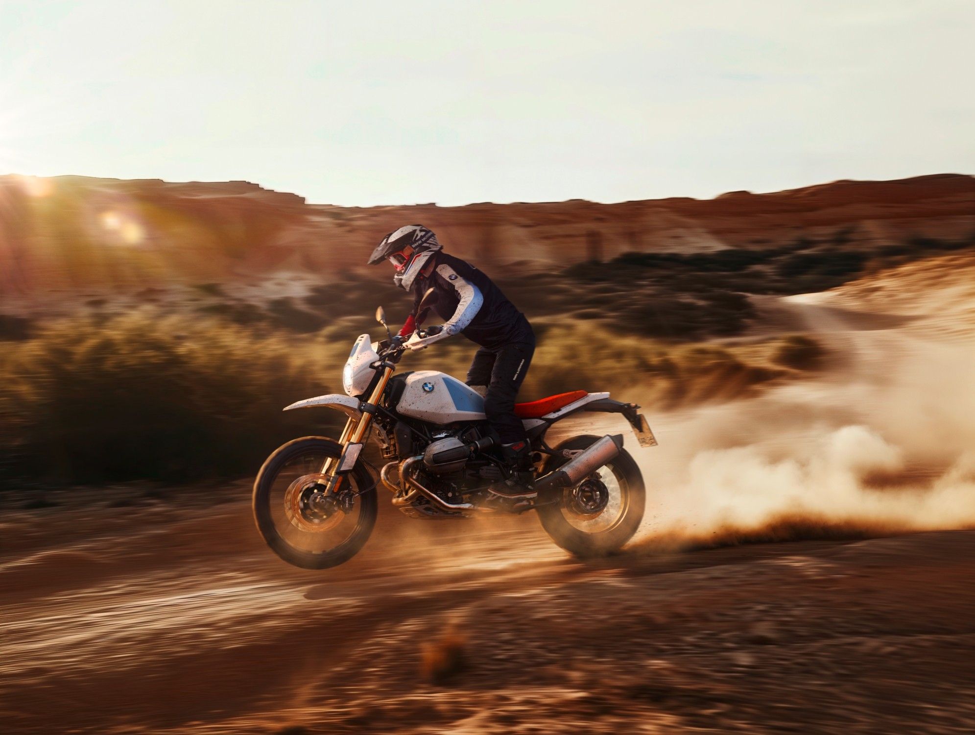 P90592193 lowRes bmw motorrad present