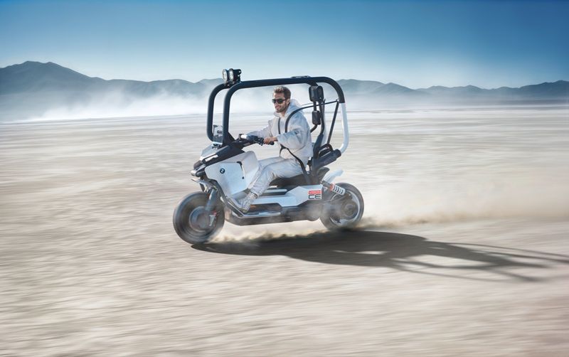 P90614801 lowRes bmw motorrad present
