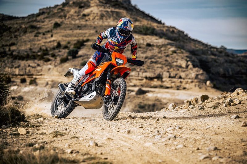 2025 KTM ENDURO R range Action 2