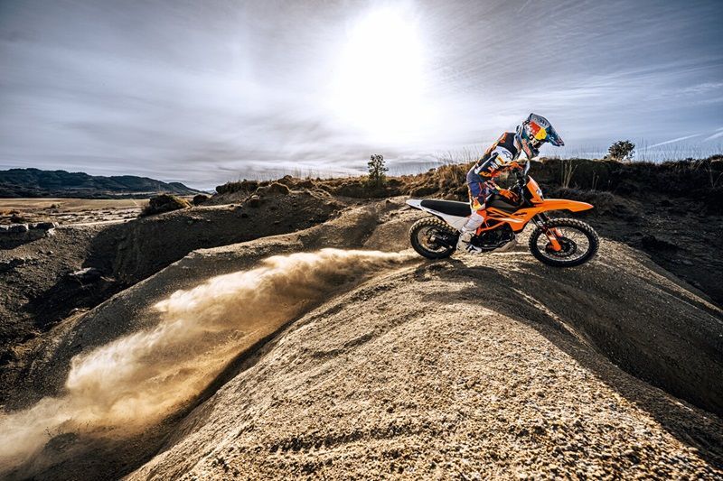2025 KTM ENDURO R range Action 5