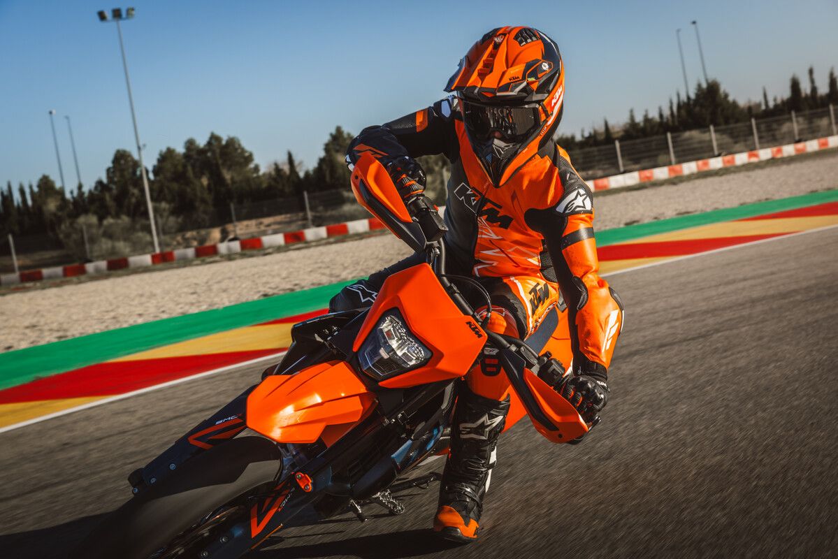 MY26 KTM 690 SMC R ACTION 1