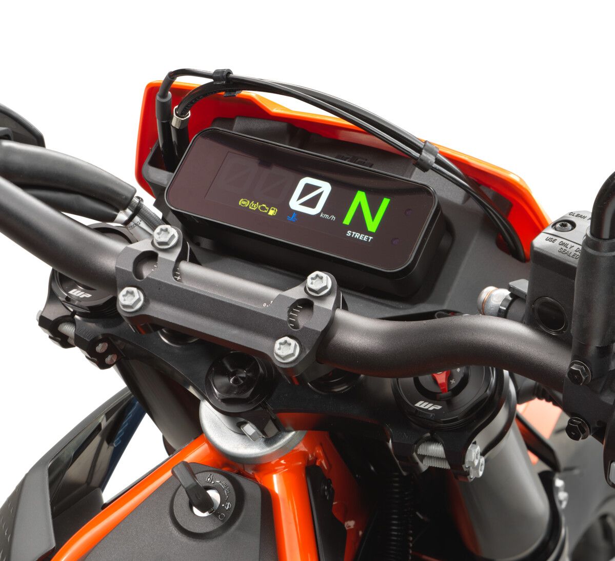 MY26 KTM 690 SMC R STUDIO 2