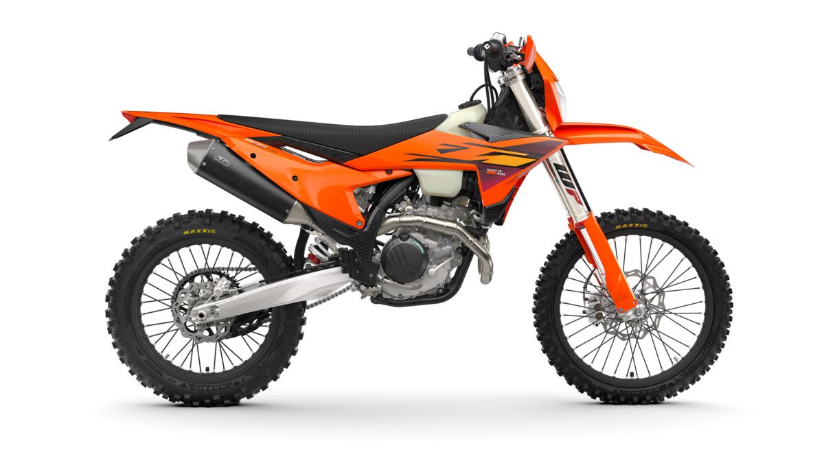 675593 MY26 KTM 500 EXC F 90 right KTM EXC STUDIO
