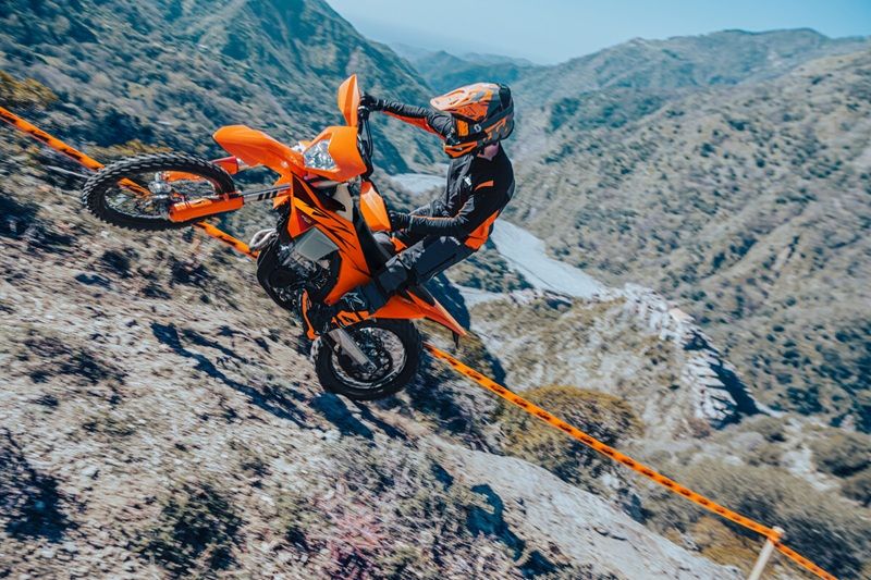 704627 MY26 KTM 450 XCF W Action Action ACTION