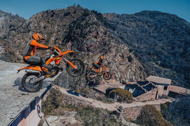 704639 MY26 KTM 300 EXC 350 EXC F Action Action ACTION