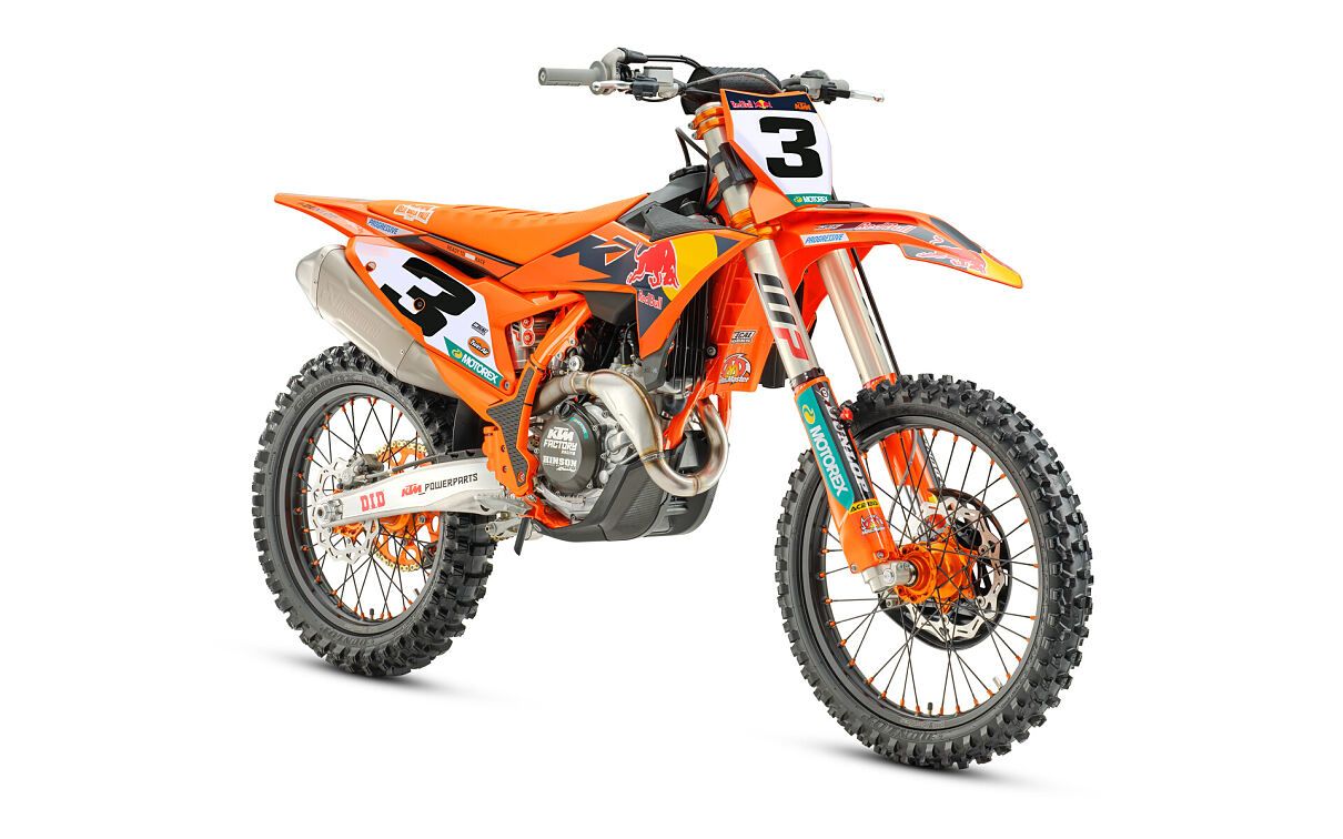 Header1 723454 MY26 KTM 450 SX F FACTORY EDITION 45 Front ri Nr 3 Studio