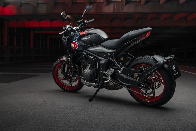 Ndp TRIUMPH TRIDENTTRIPLETRIBUTE 25 01