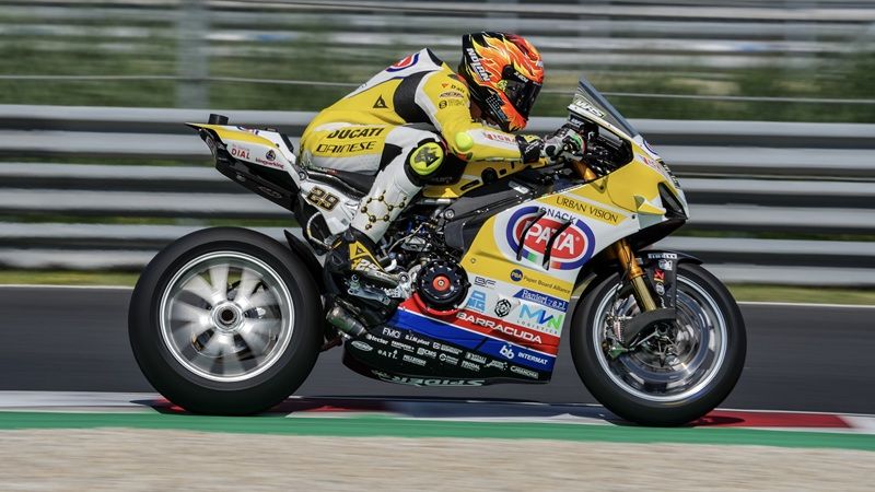 50366 R8 JDR WSBK ACTION