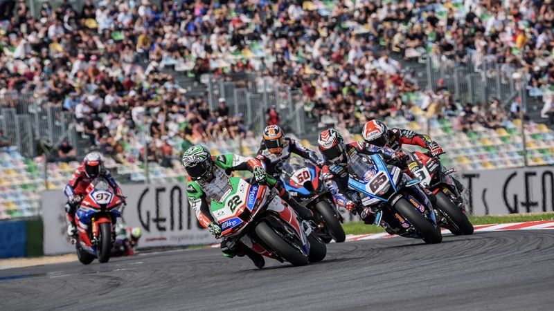 58192 R9 JDR WSBK ACTION