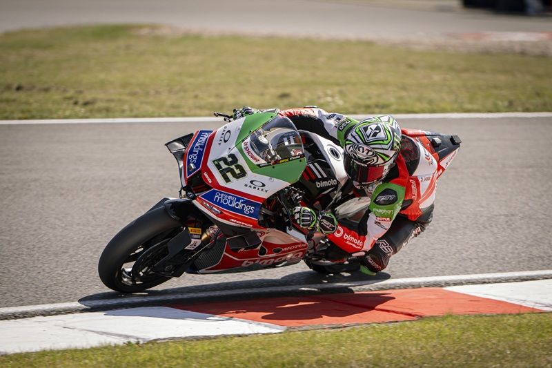 hi 07 Donington WorldSBK 2025 Saturday Lowes NZ9 9238 004