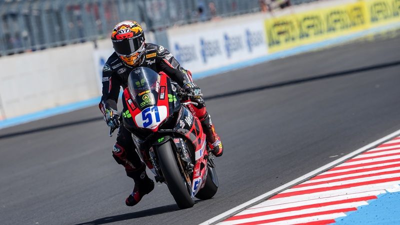 51299 R8 JDR WSBK ACTION