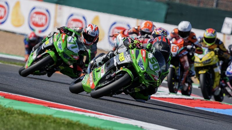 56263 R9 JDR WSBK ACTION
