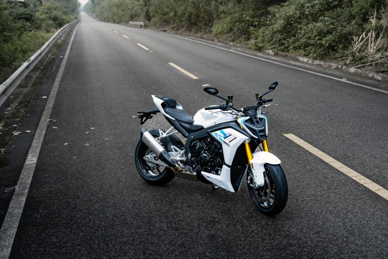 820R 1