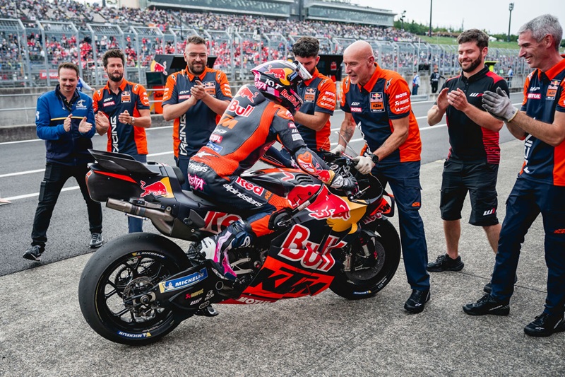 774558 Enea Bastianini Team Celebrations Mobility Resort Motegi JAP 04 10 2026 135 16th Rnd. MotoGP 2026 Motegi JPN 