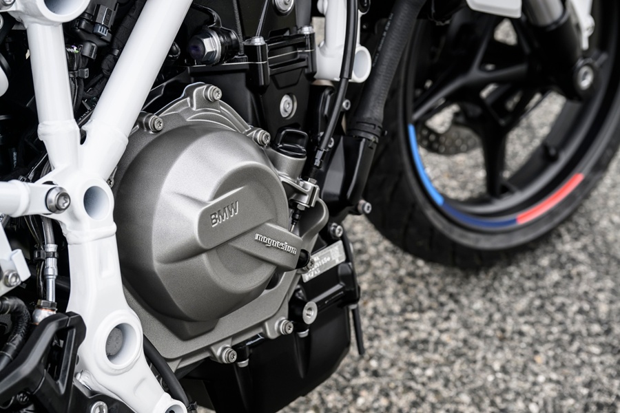 P90655315 lowRes bmw f 450 r