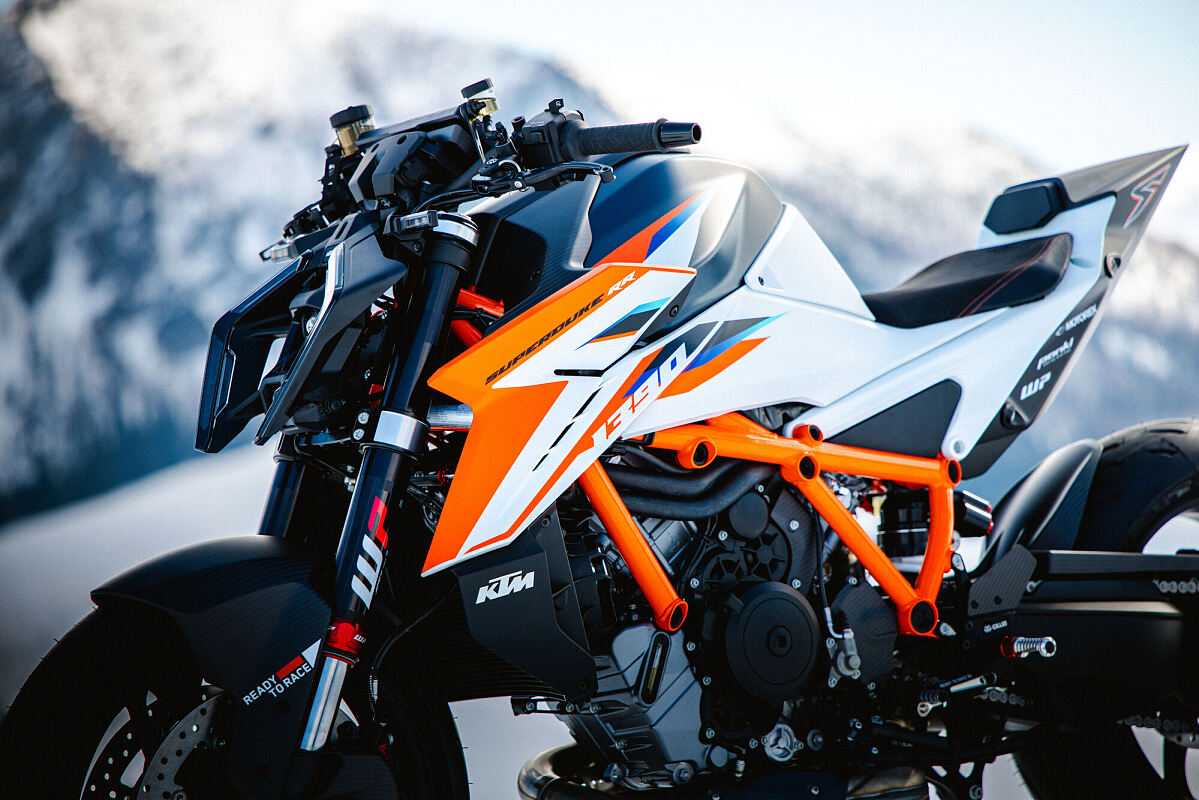 738595 MY26 KTM 1390 SUPER DUKE RR STATIC PARTS DETAILS PARTS DETAILS