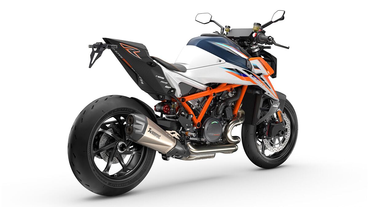 740154 MY26 KTM 1390 SUPER DUKE RR STUDIO 6 EU GLOBAL STUDIO