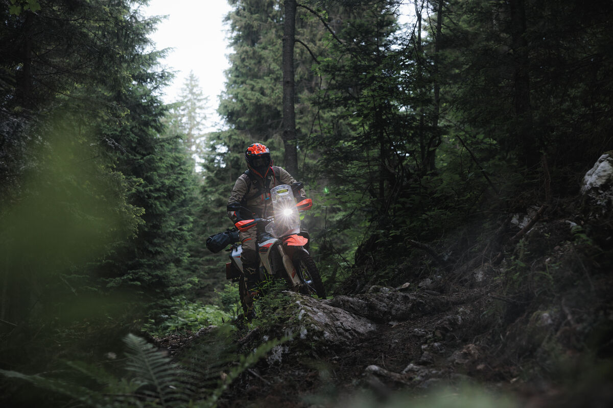 763046 MY27 KTM 690 RALLY ACTION CAT A