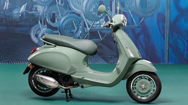 04 Vespa 80th