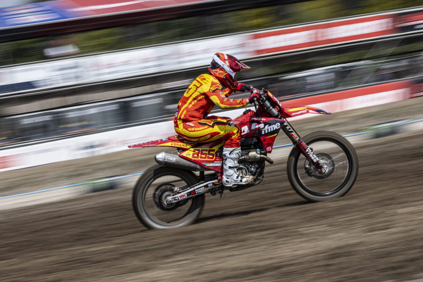 Guiillen 12 MXGP Great Britain 2026 Q0A4648 1360x907