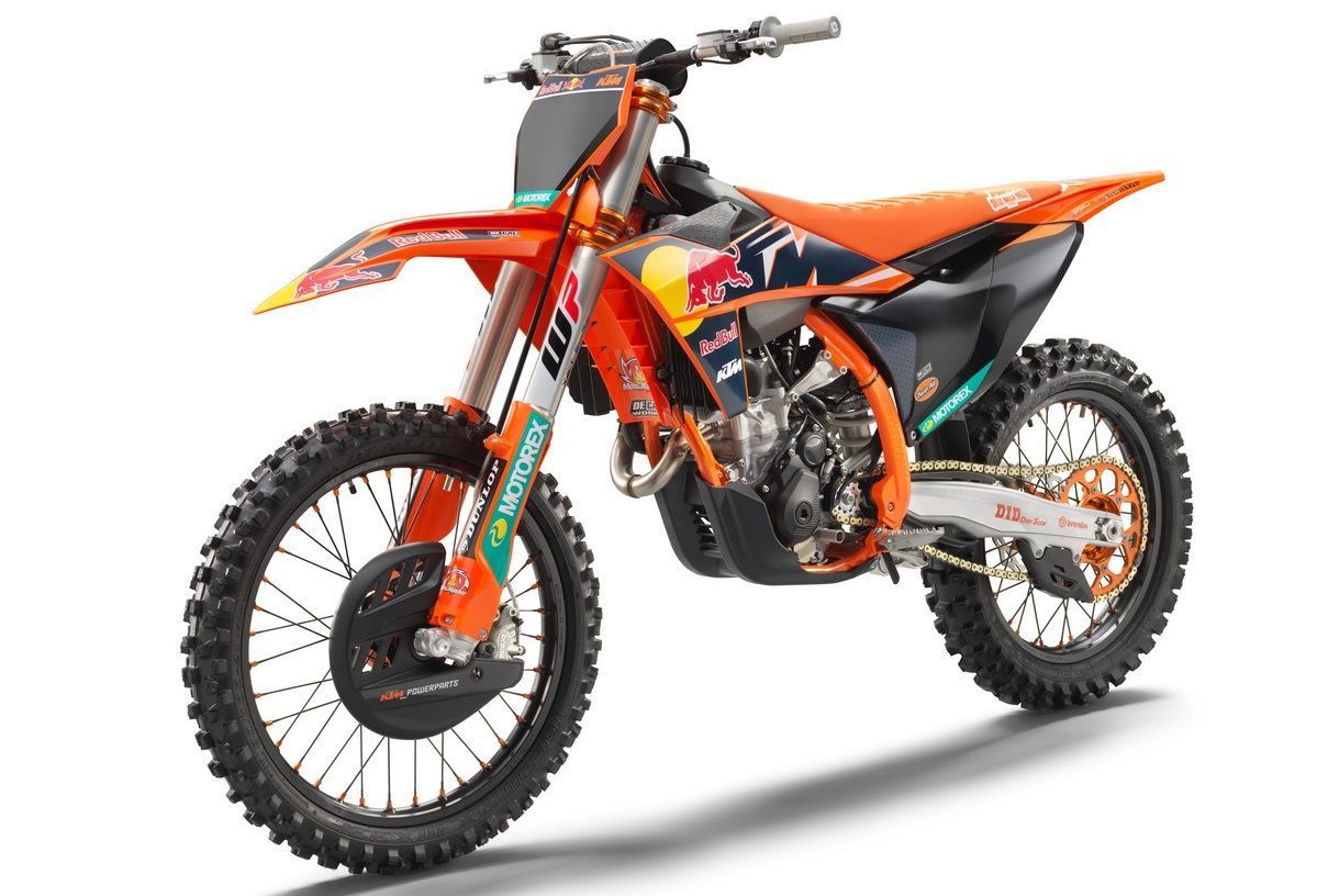 420371 250 SX F Factory Edition front left MY22