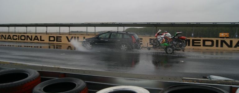 paso recta con charco