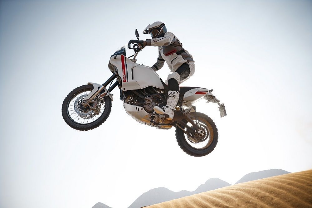 MY22 Ducati Desert X 117 UC356451 High