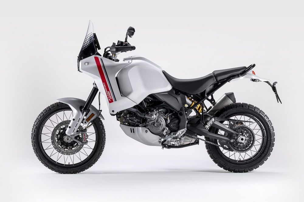 MY22 Ducati Desert X 12 UC356297 High