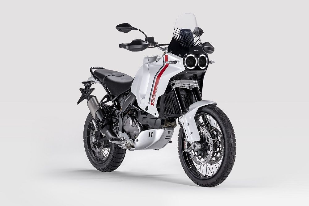 MY22 Ducati Desert X 14 UC356299 High