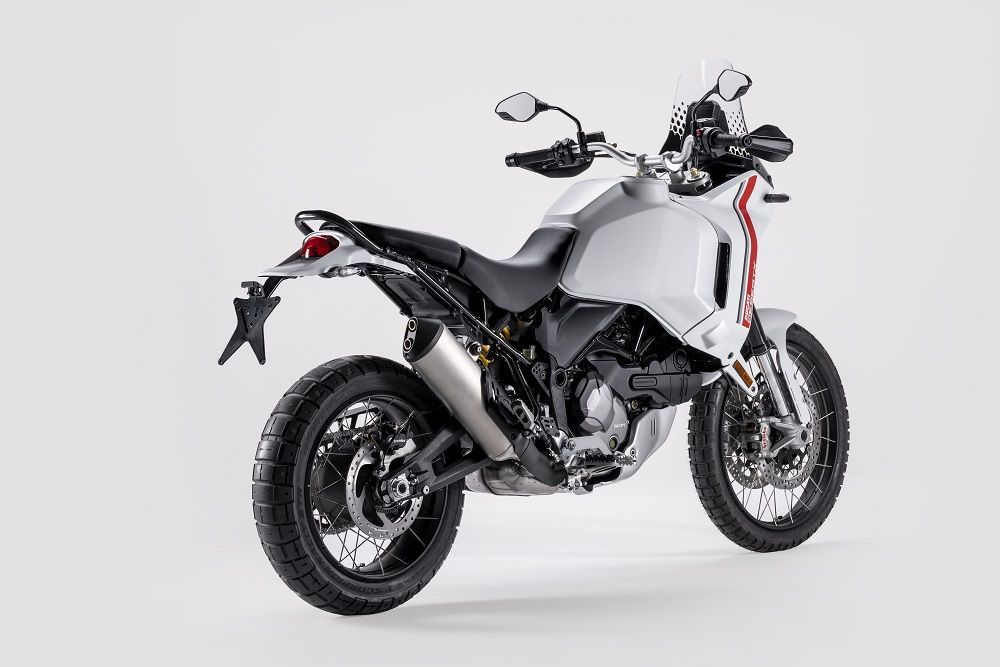 MY22 Ducati Desert X 16 UC356300 High