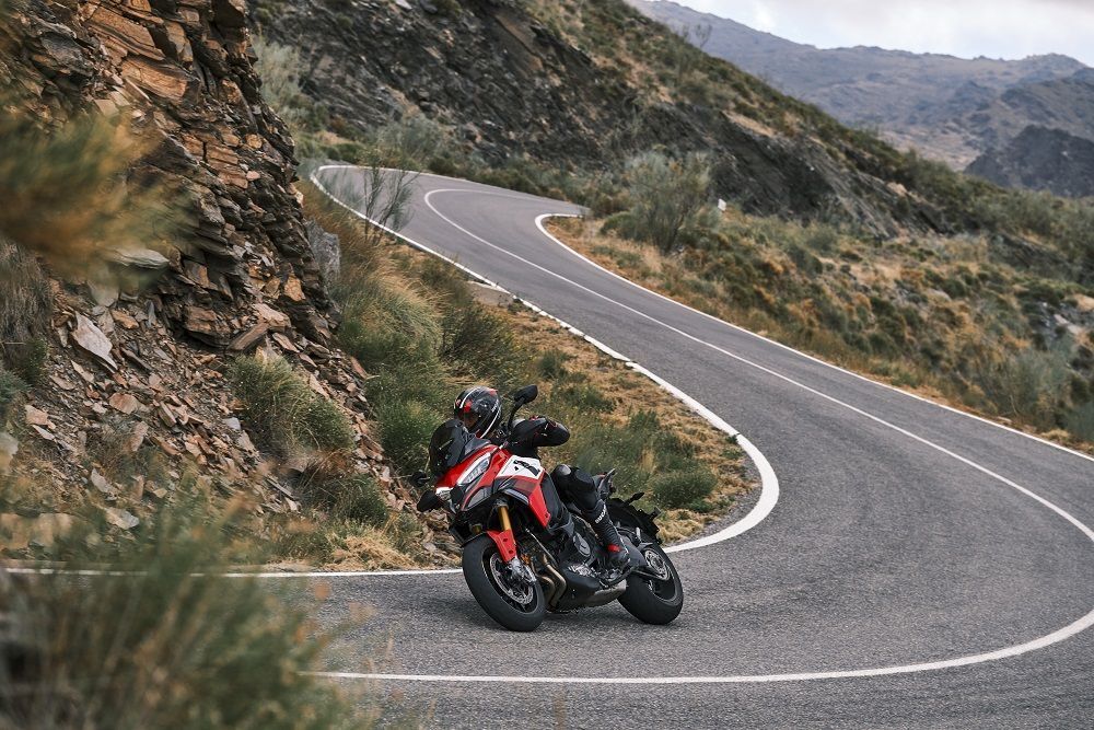MY22 Ducati Multistrada V4 PikesPeak 094 UC347836 High