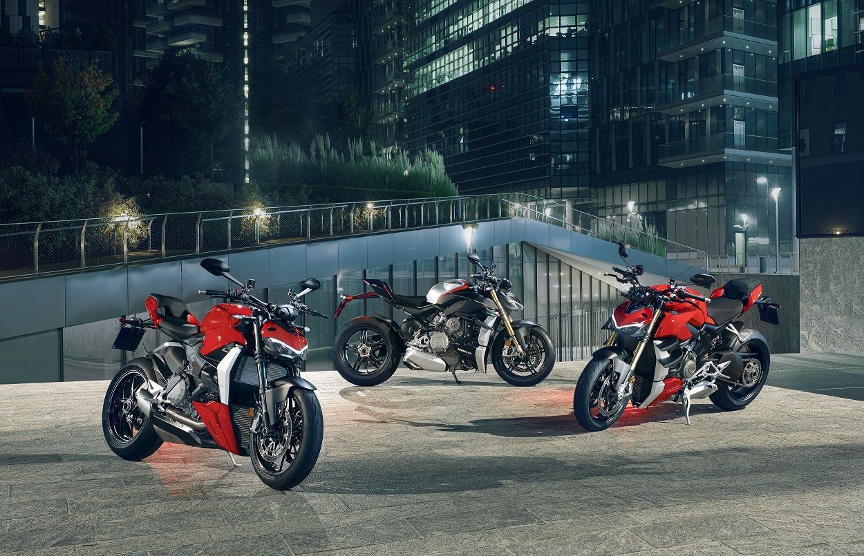 MY22 Ducati Streetfighter Family 2 UC352043 High