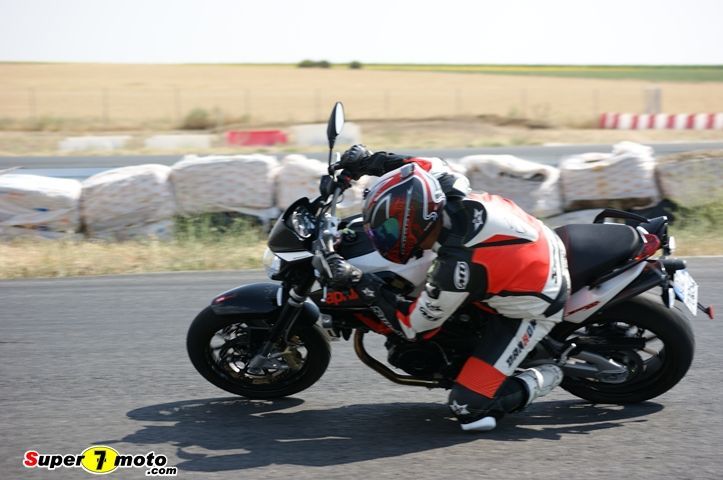 Aprilia Shiver 750DSC01115