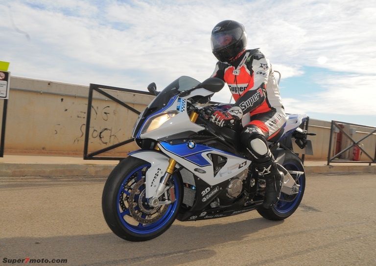 HP4 accion001