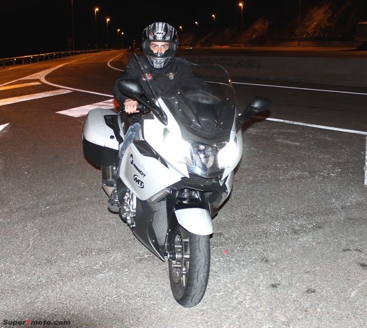 Jaime BMW  K 1600 GT de noche