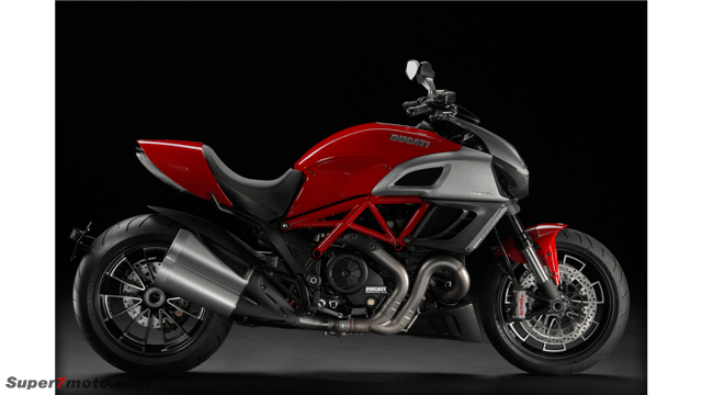 Diavel 2012 02