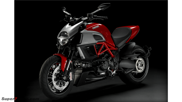 Diavel 2012 04
