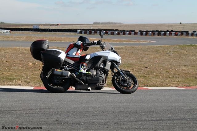 Versys1000 accion 010