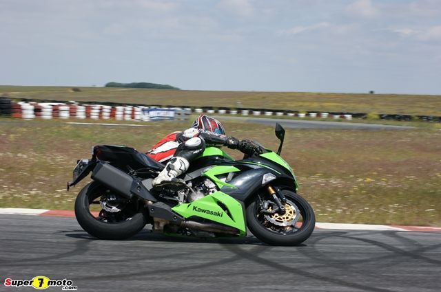 Kawasaki ZX63661