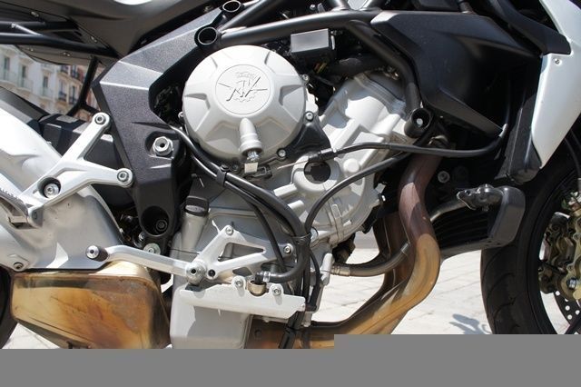 Brutale675 005