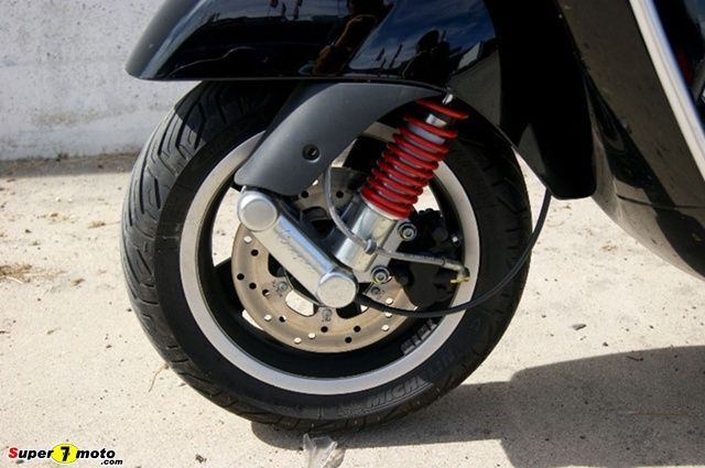Vespa300 01