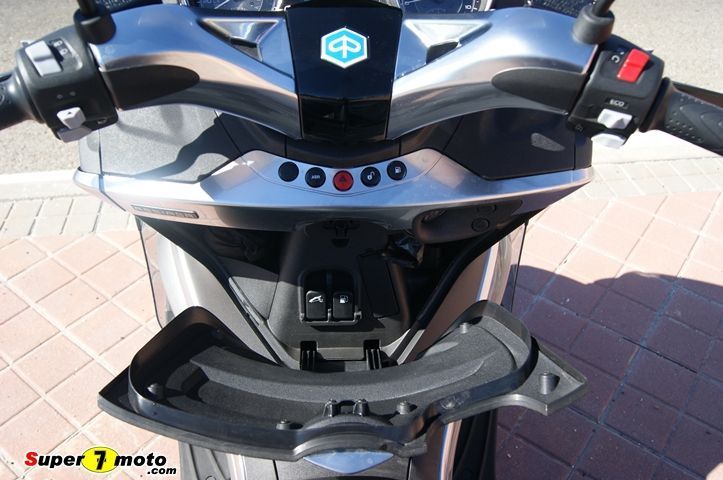 Piaggio X-10 350 750DSC01552