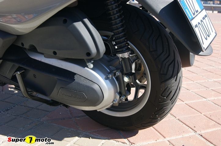 Piaggio X-10 350 750DSC01557