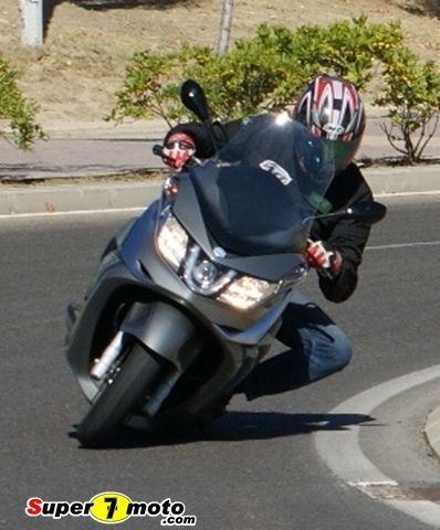 Piaggio X-10 350 750DSC01587